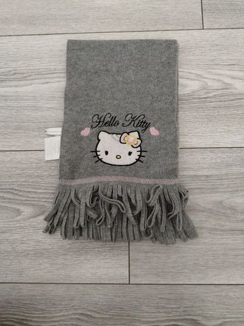 Écharpe hello Kitty