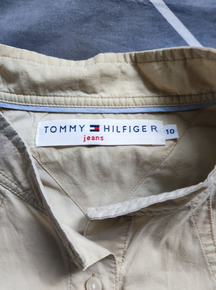 Chemise femme tommy Hilfiger M beige en très bon état - photo numéro 2