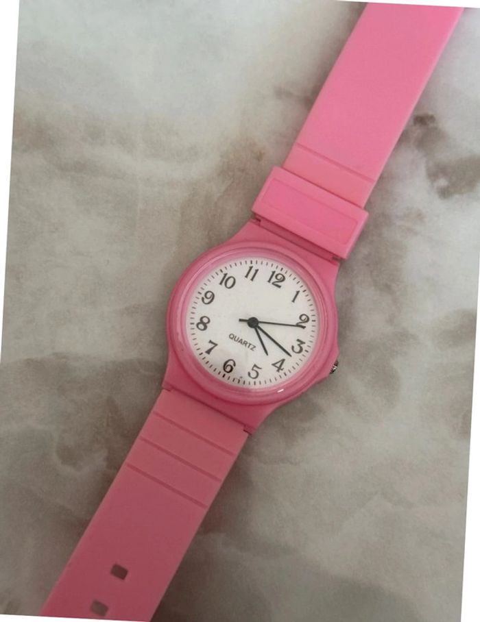 Montre neuve pour femme