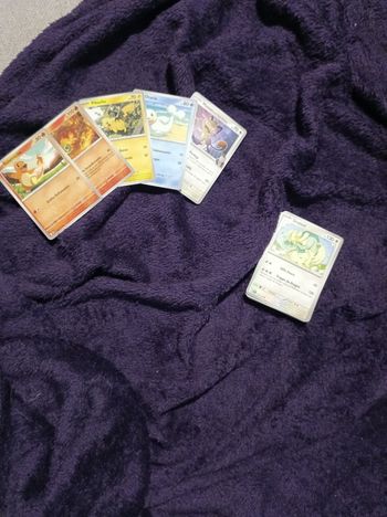 Lot n°8 cartes Pokémon 