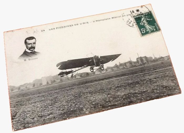 Carte postale ancienne Les Pionniers de l' Air L' Aéroplane Blériot en plein vol