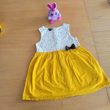 Petite robe jaune moutarde 18 mois de soirée