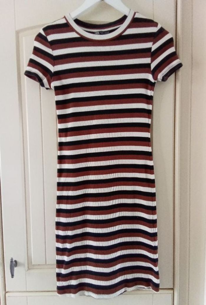 Robe longue avec rayures Zara taille 38 - photo numéro 2