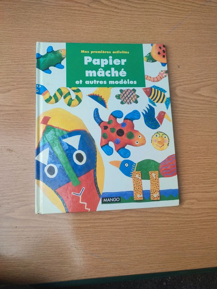 Livre papier mâché et autre modèles