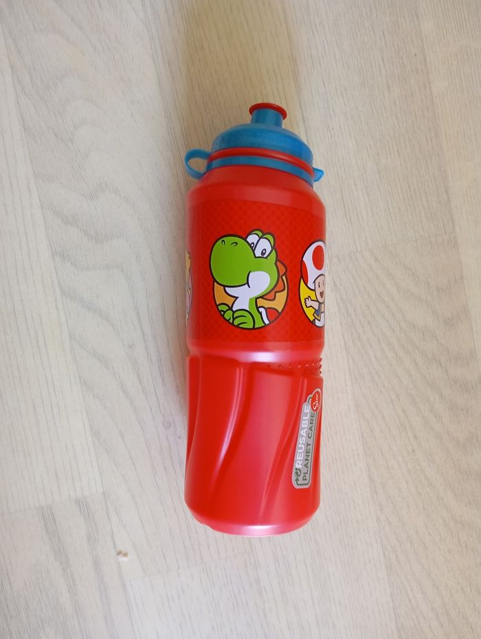 Gourde Super Mario Nintendo 530 ml
NEUVE - photo numéro 2