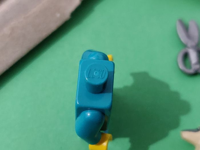 Minifig Lego Toiletteuse & chien - Parfait État - avec boîte Série 25 - Lego Original - photo numéro 2