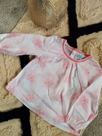 Blouse a fleurs rose pâle