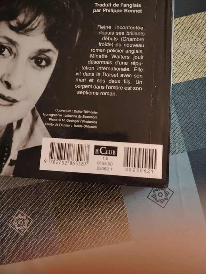 Livre Un serpent dans l'ombre - photo numéro 3