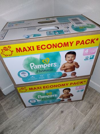 Lot de couches Pampers harmonie taille 4