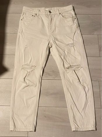 Jean Mom Blanc Cassé - Détails Distressed