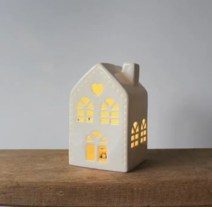 Jolie maison lumineuse avec éclairage led - NEUVE - photo numéro 3