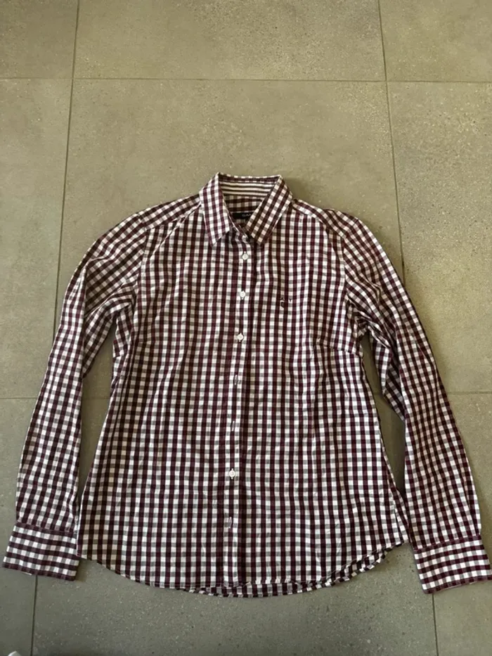 Chemise Gant taille 44, très bon état pour femme