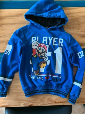 Pull avec capuche Suoer Mario taille 10 ans