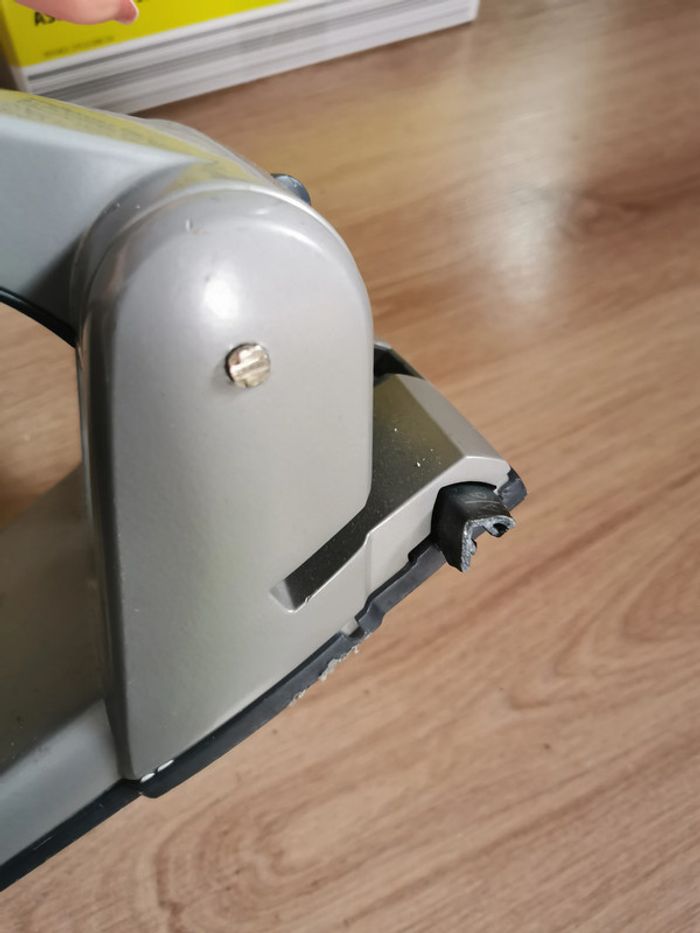 Leitz Perforatrice Gros Travaux & Sans Effort, Capacité 65 Feuilles - photo numéro 2