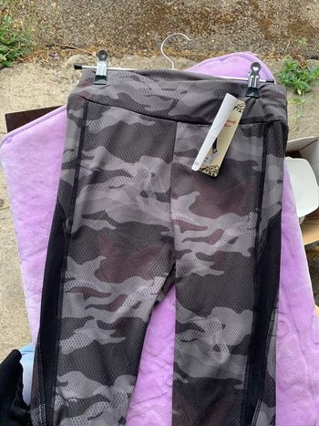Pantalon fin legging , sport , motif militaire taille s