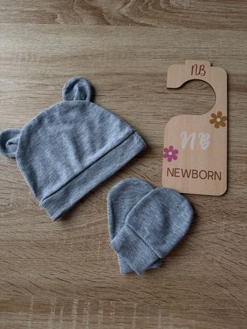 Bonnet et moufles bébé