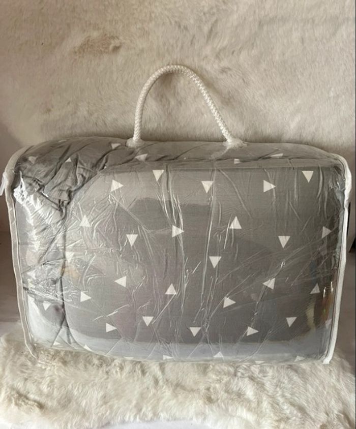 Nid de bébé, réducteur de lit pour bébé 100 % coton, dans son sac de rangement. - photo numéro 3