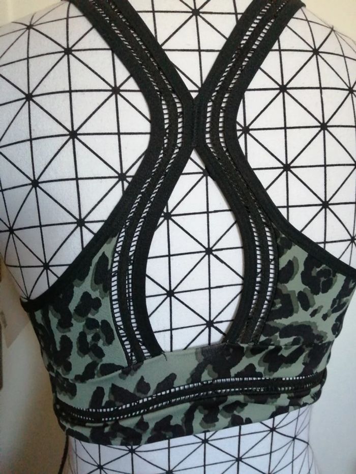 Brassière sport . Victoria's Secret - photo numéro 3