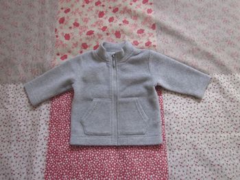 Gilet polaire zippé gris 3 mois