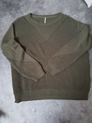 Pull femme taille L ligne à suivre très bon état