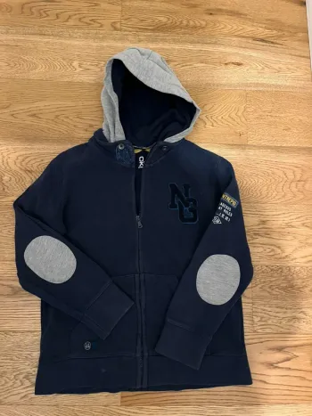 Gilet zippe à capuche