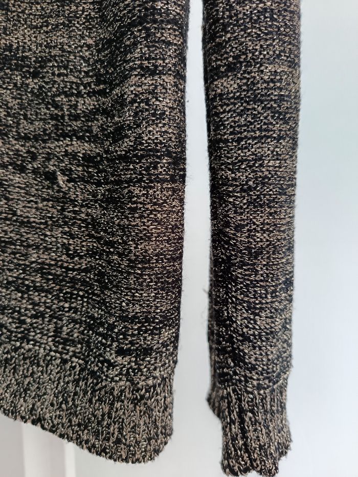 Pull col V chiné noir et doré - photo numéro 2