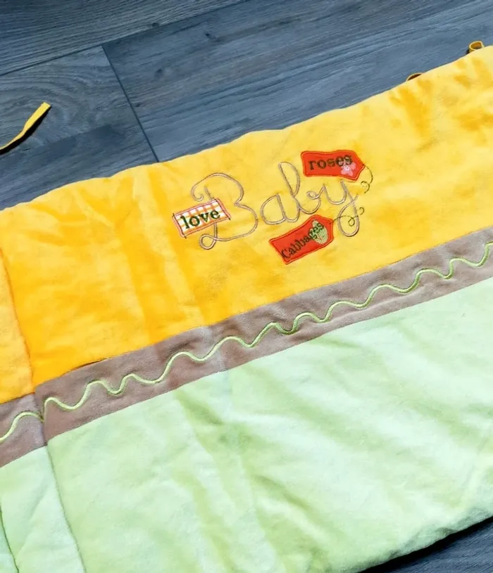 Ensemble turbulette, tour de lit et couverture garçon Ours au jardin - photo numéro 8