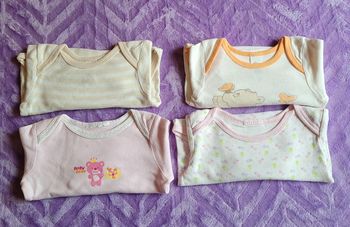 Lot de 4 bodies à manches longues