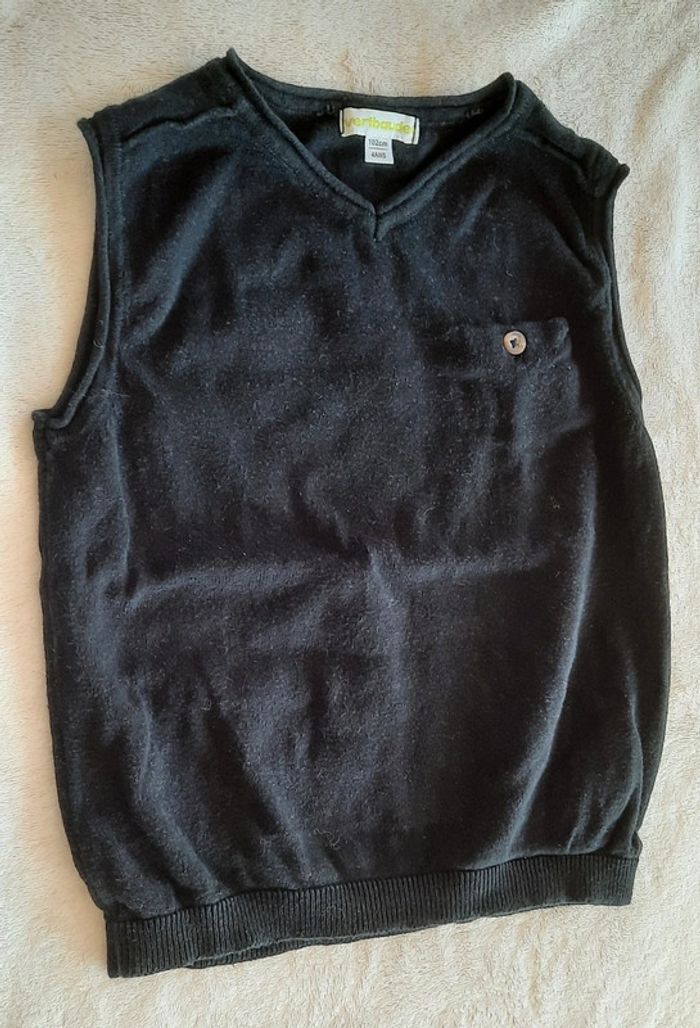 Pull sans manche. 3/ 4 ans