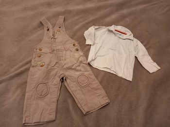 Ensemble T-Shirt et Salopette Winnie l'Ourson Taille 12 mois