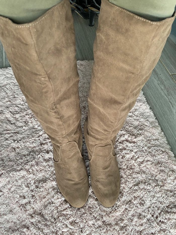 Bottes à talon compensées en daim taille 37 - photo numéro 3