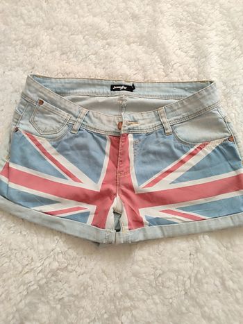 Short Jennyfer taille 40