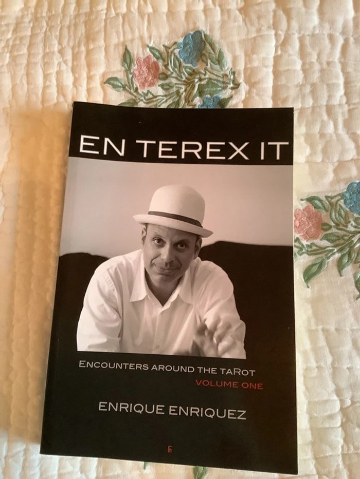 Ex Itent Er et En Terex It, livres d’Enrique Enriquez d’entretiens sur le tarot en anglais - photo numéro 3