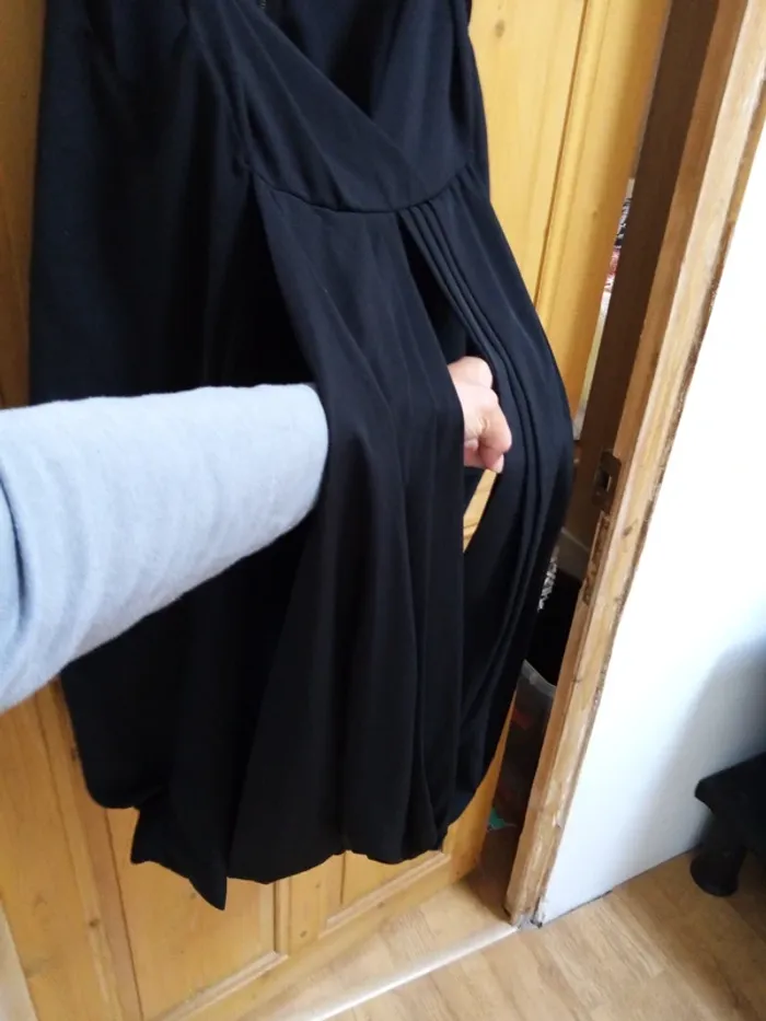 Robe noire - photo numéro 4