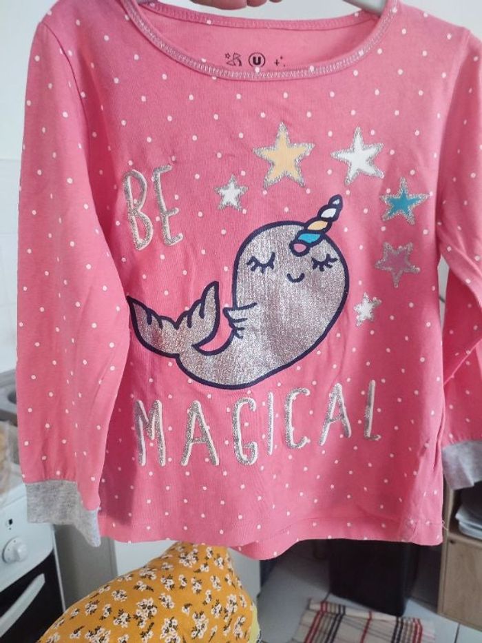 #kytie4ansfille. Tee-shirt manches longues taille 4 ans