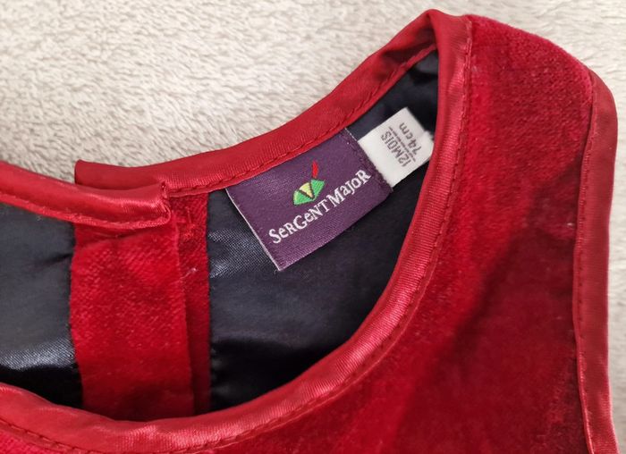 Robe en velours rouge Sergent Major 12M (BE avec défaut) - photo numéro 9