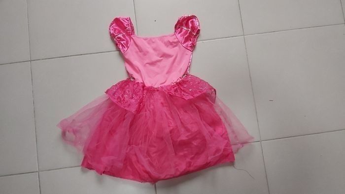 Robe princesse 4/5 ans - photo numéro 2