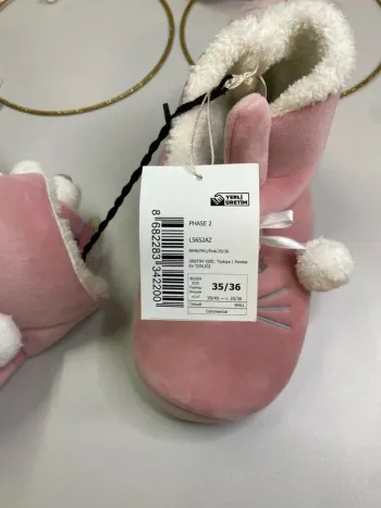 Chaussons fourrés fille (neuf) - Taille 35/36 - photo numéro 4