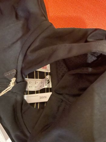 Ensemble jogging adiddas neuf