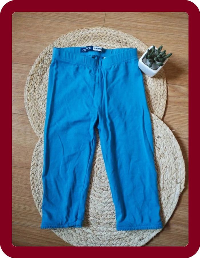 Legging 3/4 en très bon état marque Okaïdi taille 6 ans