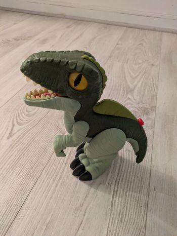 Dinosaure Jurassic world sonore et lumineux.