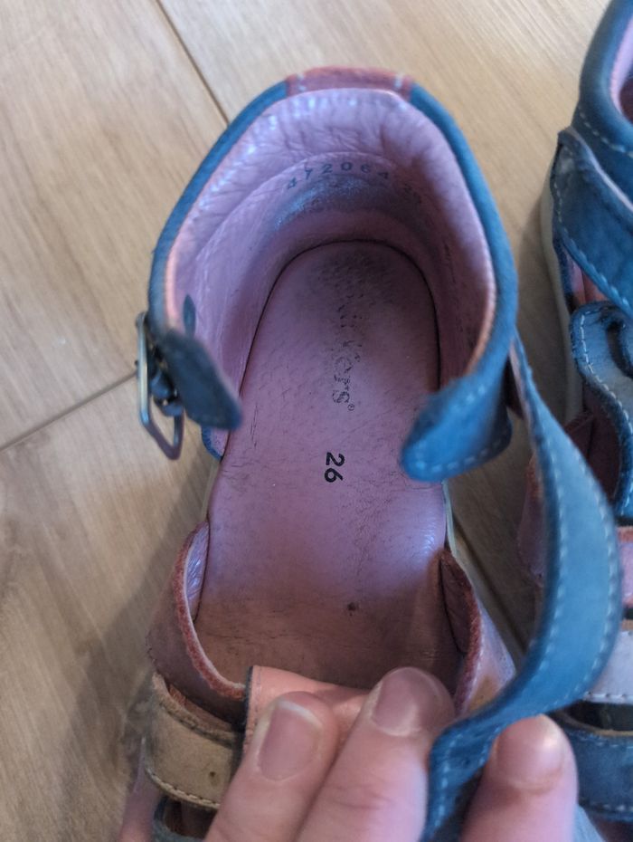 Sandale cuir Kickers pointure 26 - photo numéro 2