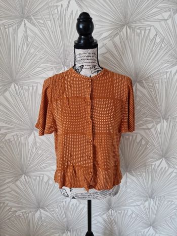Jolie blouse manches courtes taille 38