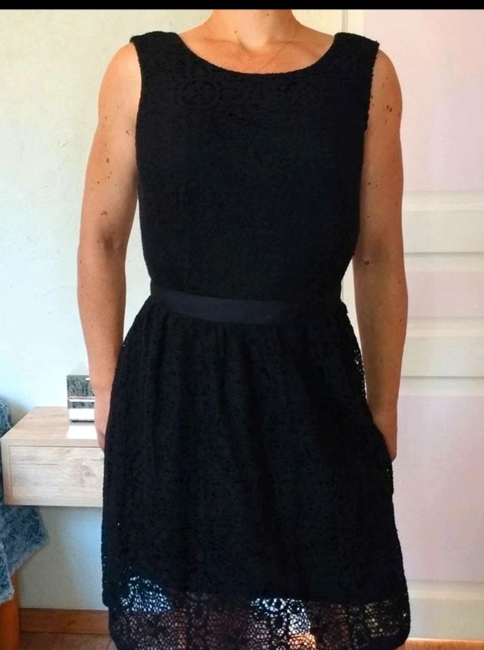 Robe dentelle noire - Camaïeu - 36 - Parfait état - photo numéro 3