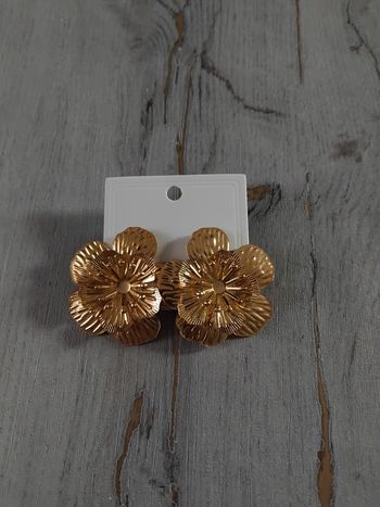 Boucles d'oreilles neuves