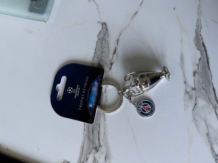 Porte-clés officiel PSG – Édition Limitée Vainqueur Ligue des Champions 🏆 - photo numéro 5
