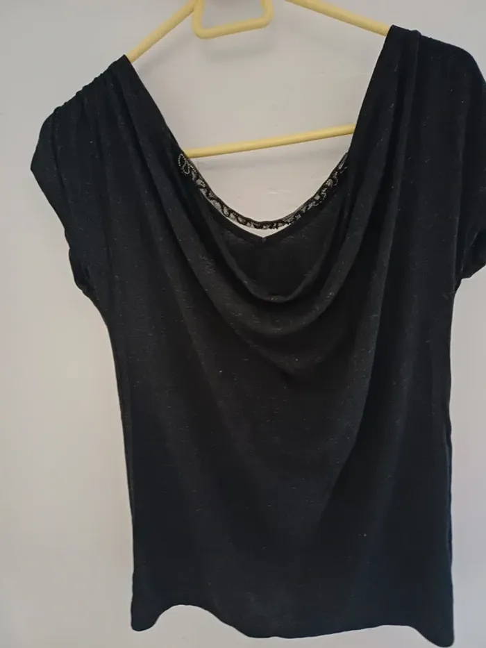 T-shirt col V - photo numéro 2