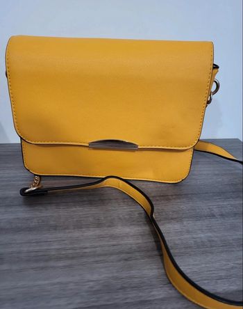 Sac à bandoulière jaune moutarde
