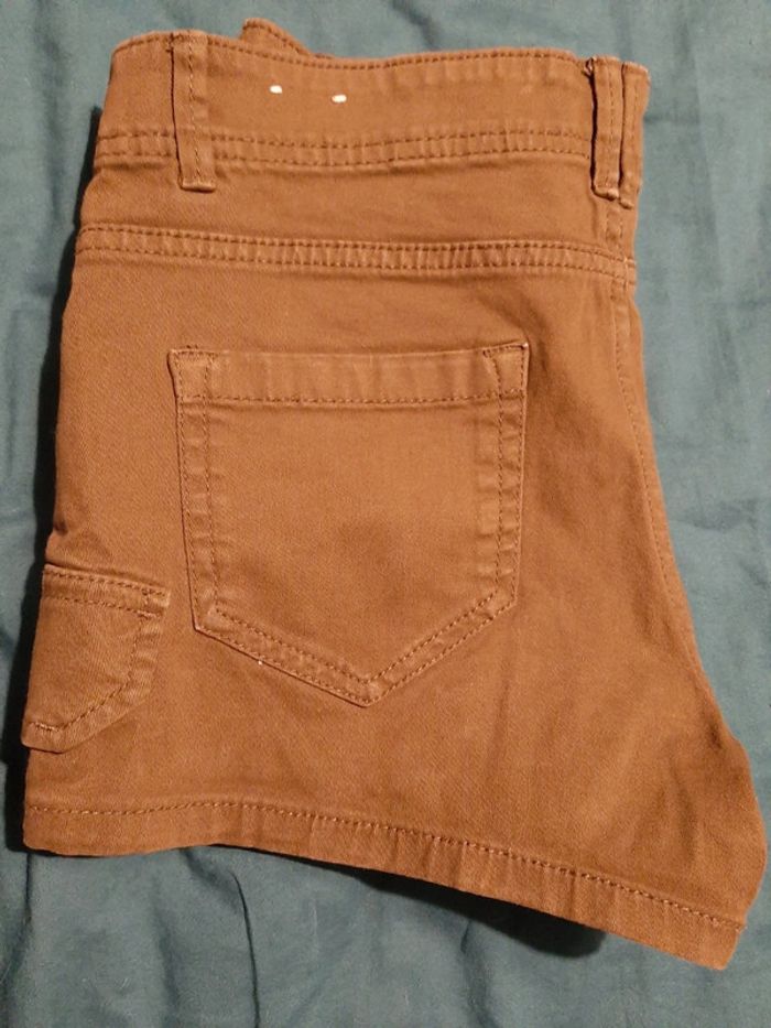Short kaki - photo numéro 6