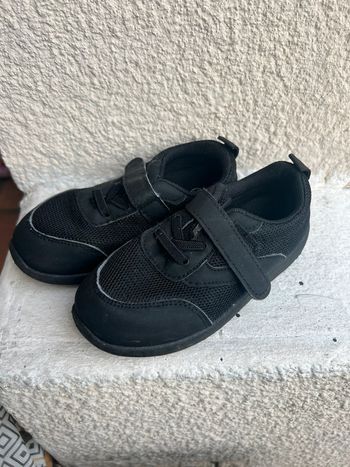 Paire de baskets fille pointure 27 sans marque bon état